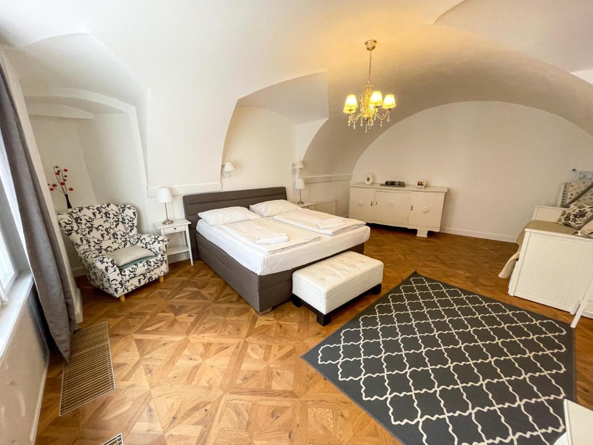 Apartamento U Obecního Dvora 3 - Old Town Praga